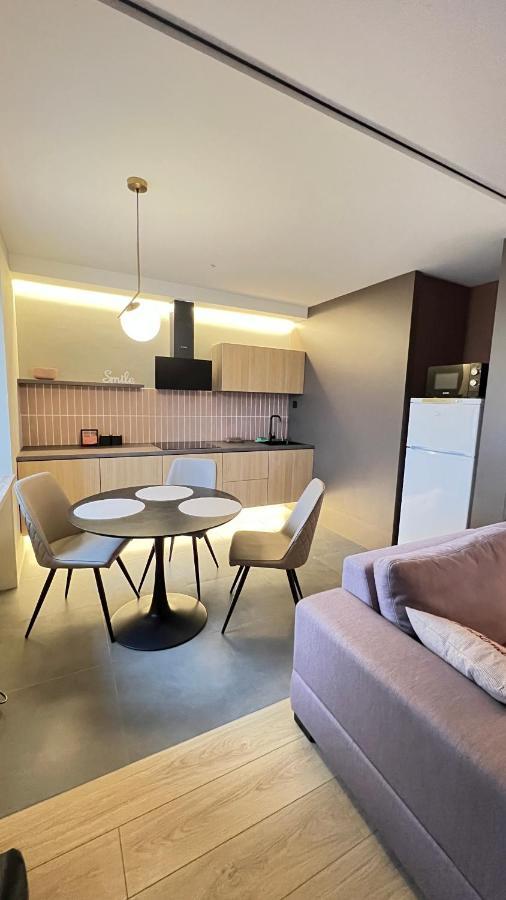 2 Room Modern Apartment View Dnipro Eksteriør billede