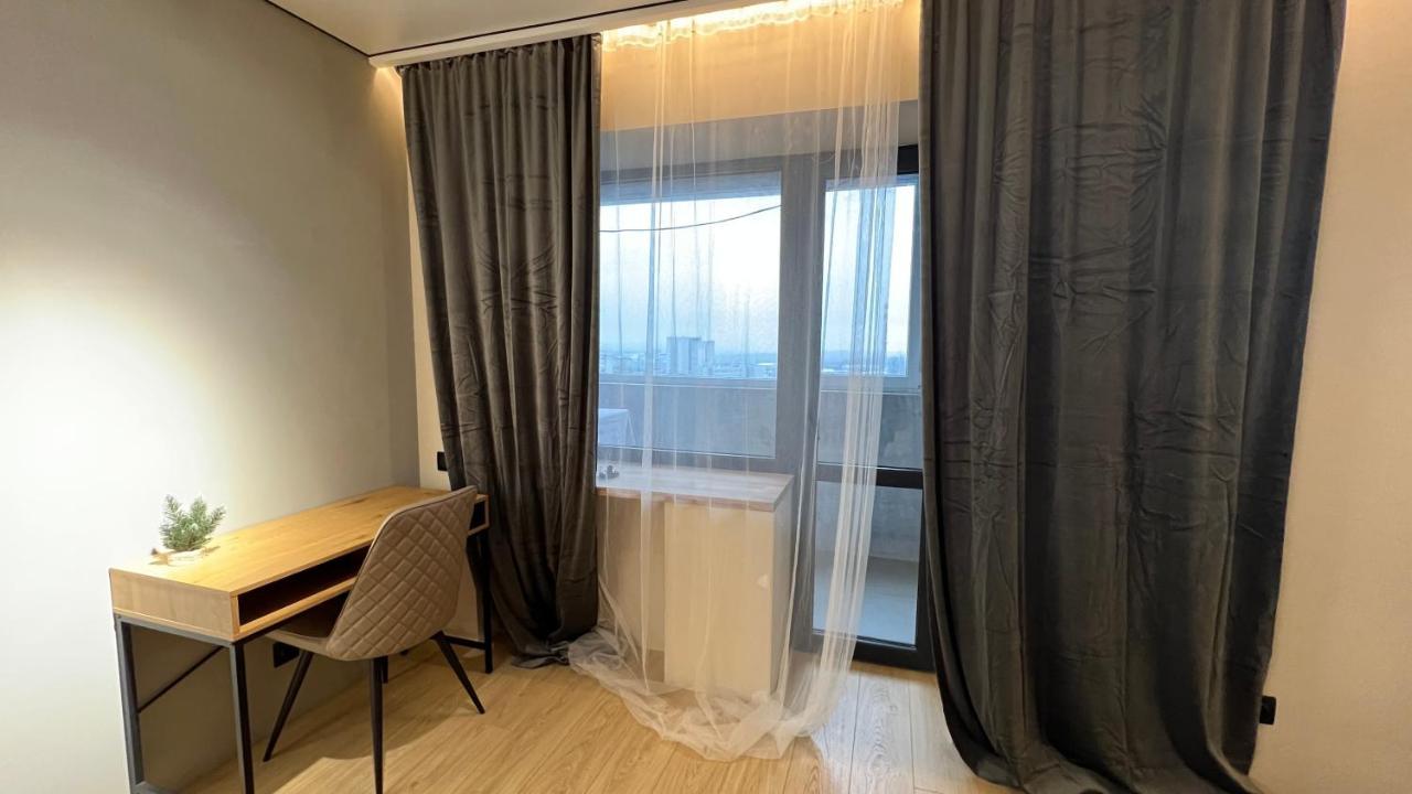 2 Room Modern Apartment View Dnipro Eksteriør billede